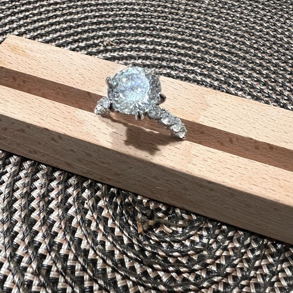 Moissanite Ring, 5ct size 8 - Picture 9 of 9